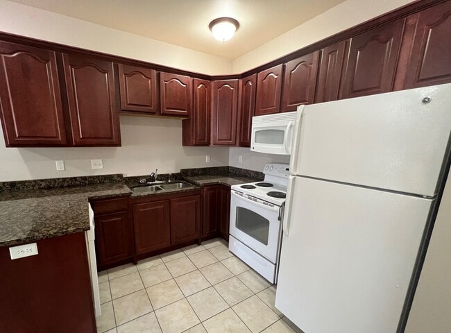 Foto del edificio - Pre-Leasing for 26/27 School Year