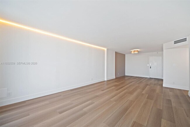 Foto del edificio - 18151 NE 31st Ct