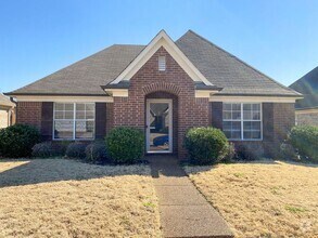 Building Photo - 1104 E Cortona Cir