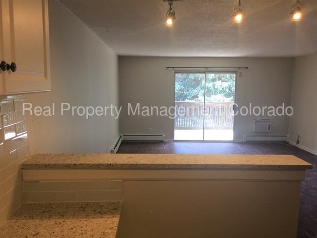 Building Photo - Great 2 Bedroom in Morning Side Condominiums!