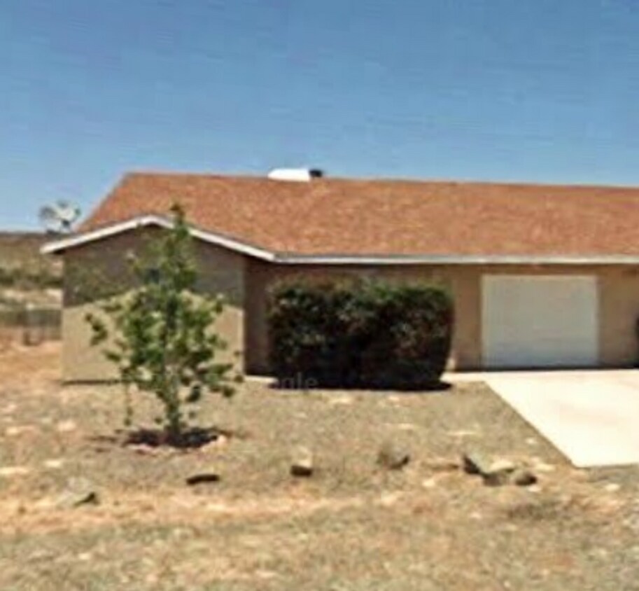 Foto principal - 17076 E Roadrunner Rd