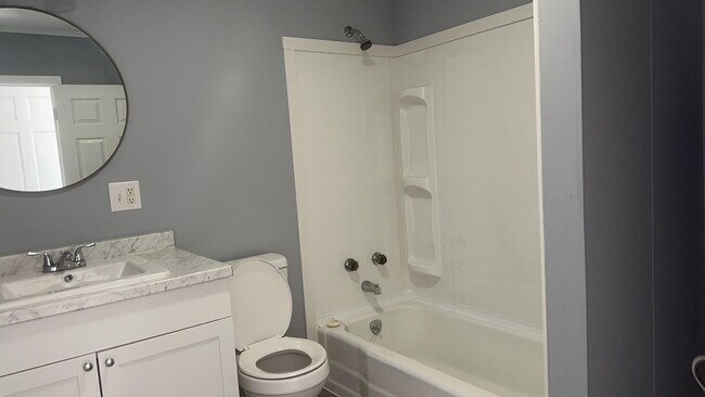 Foto del edificio - 3 Bedroom For Rent Bowling Green MO