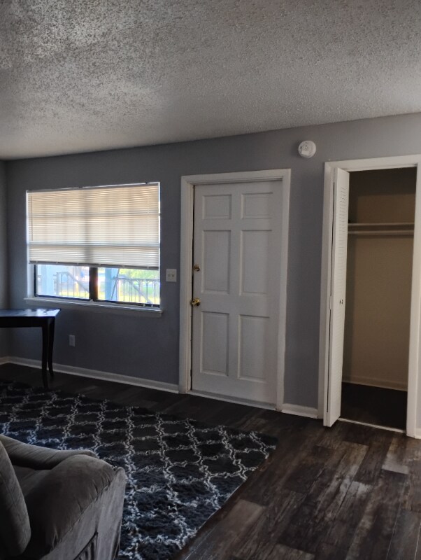 Foto del edificio - 3215 Baird Ave