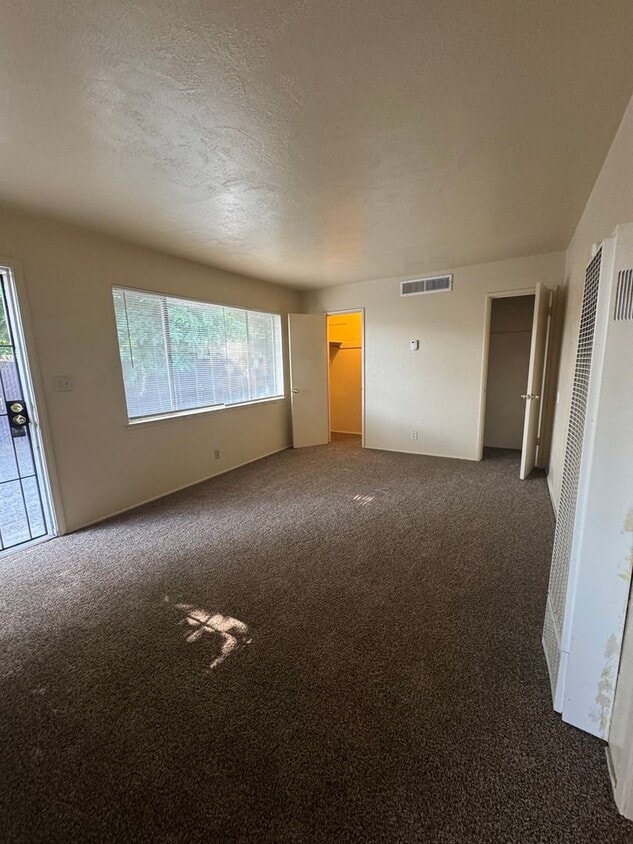 Building Photo - Hammond-2811