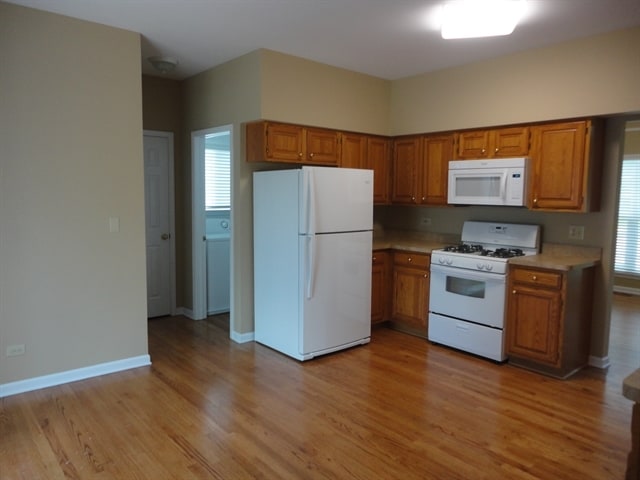 Building Photo - 626 David St