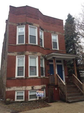 Primary Photo - 2849 W Medill Ave