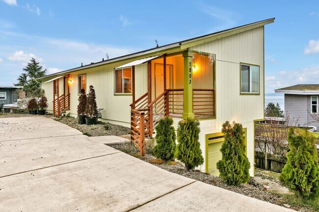 Foto del edificio - Stunning 3-Bedroom Home in Port Orchard