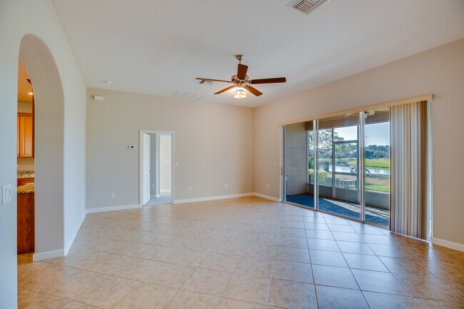 Building Photo - 7654 Fieldstone Ranch Square
