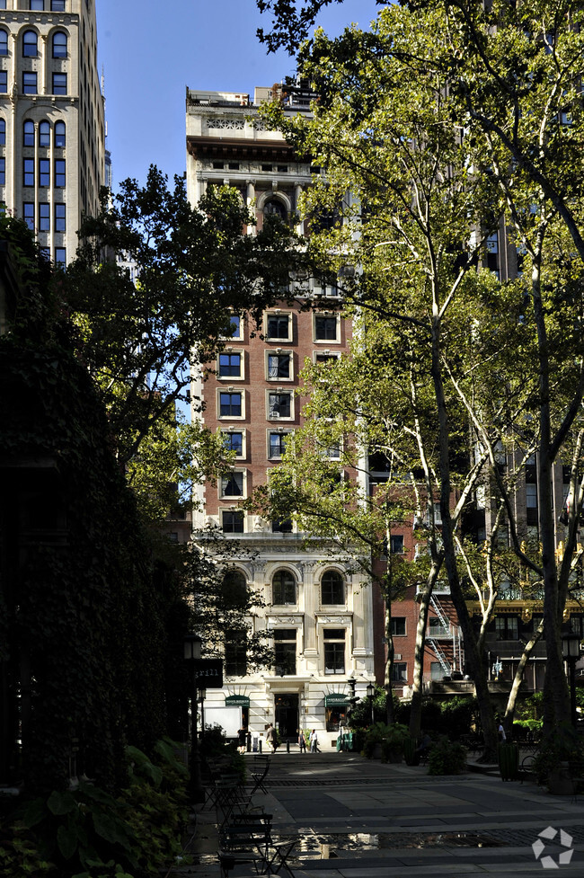 Foto del edificio - The Columns