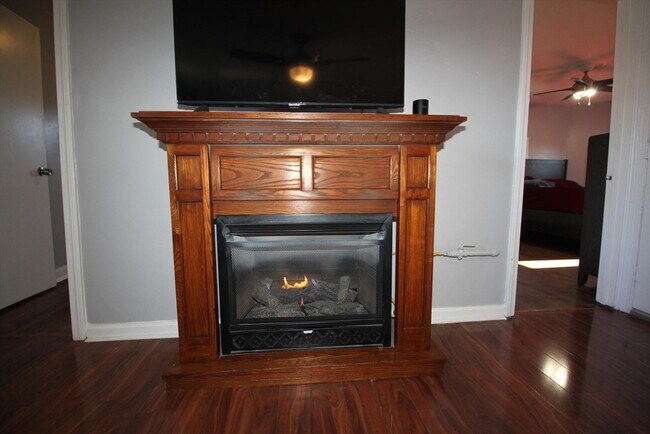 Building Photo - 522 Slade St