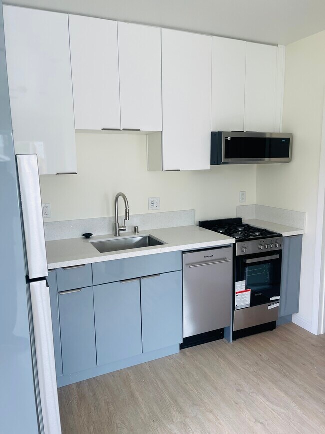 Building Photo - 7531 Bovey Ave