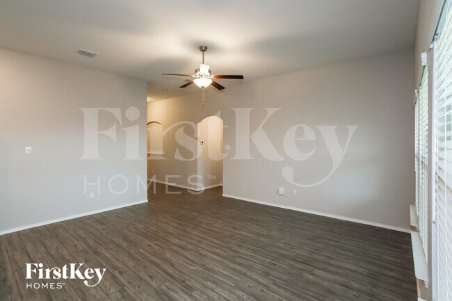 Foto del edificio - 301 Saguaro Dr