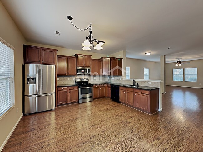 Building Photo - 116 Pickens Ln