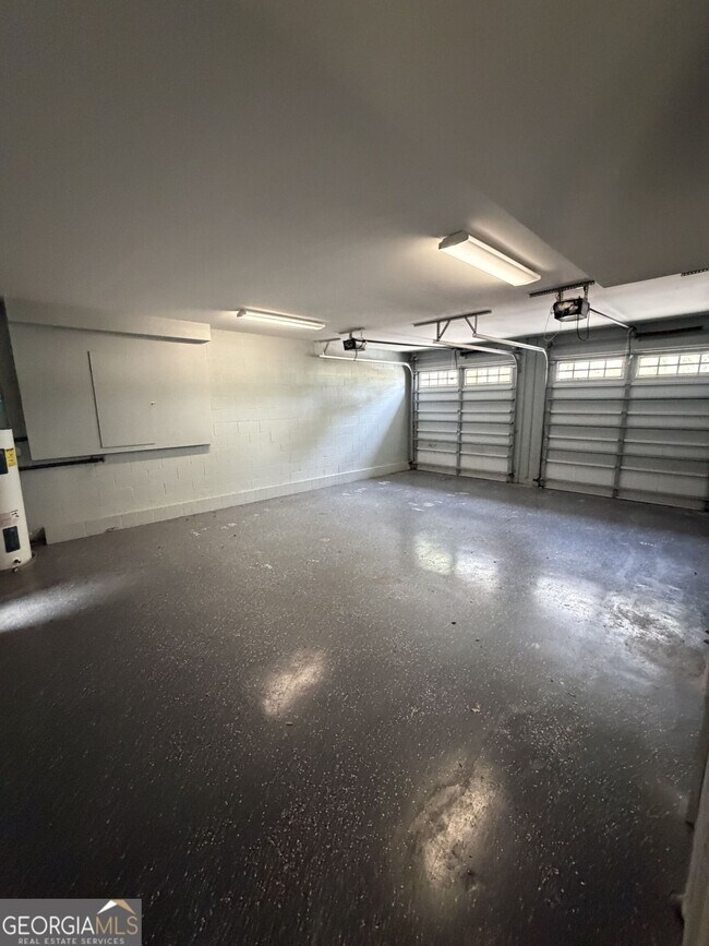 Foto del edificio - 102 Riverfront Cir