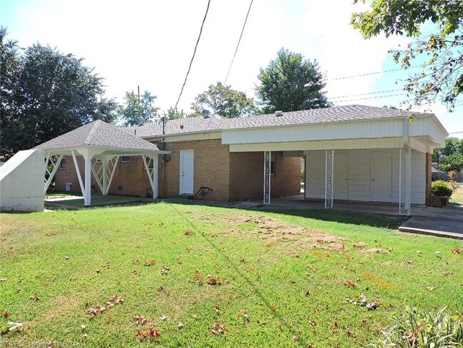 Building Photo - 4801 S 28th St