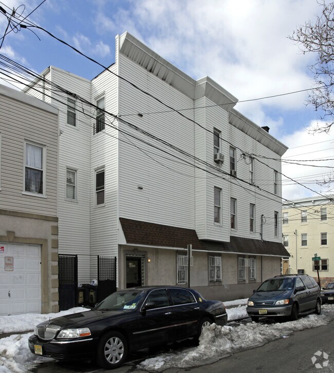 Foto del edificio - 236 New York Ave