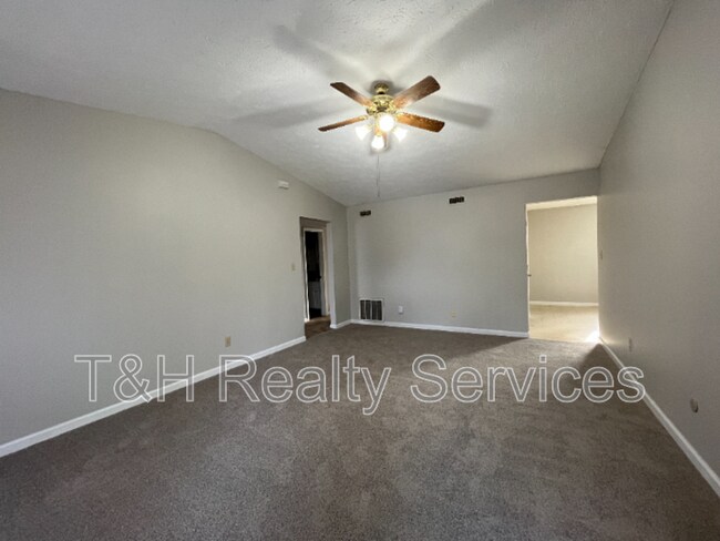 Foto del edificio - 5155 Brouse Ct