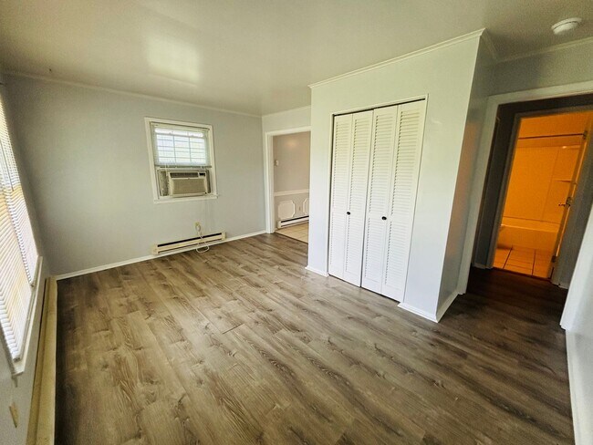 Foto del edificio - 2 Bedroom 1 bath Duplex