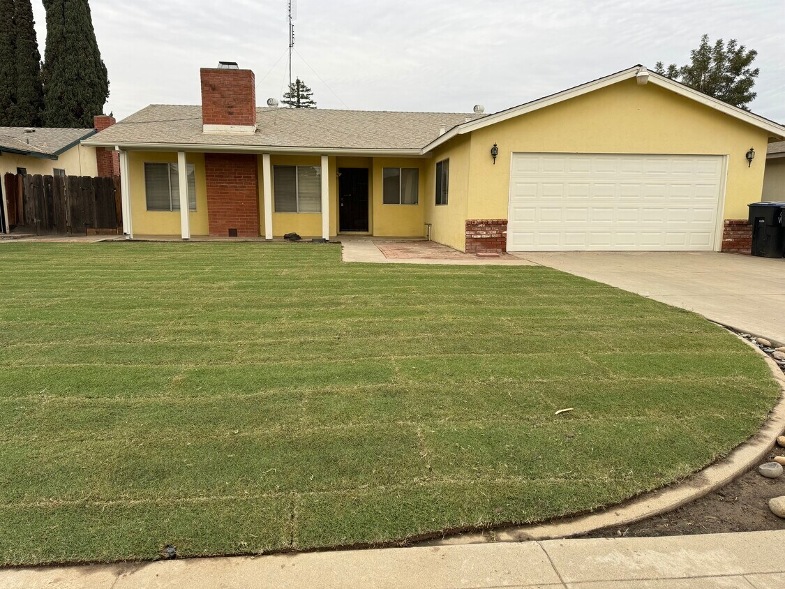 Primary Photo - 1819 S Cindy Ct