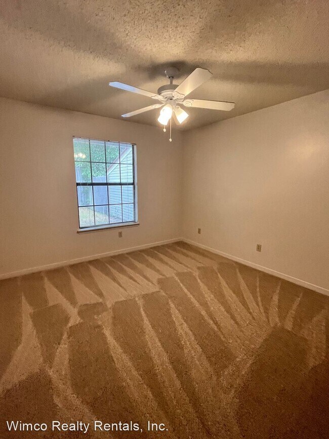 Building Photo - 2 br, 1 bath House - 130 Classic Ct.