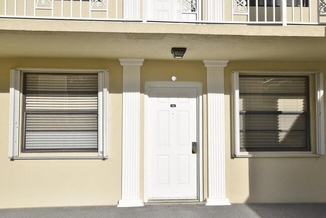 Foto del edificio - 3521 Village Blvd
