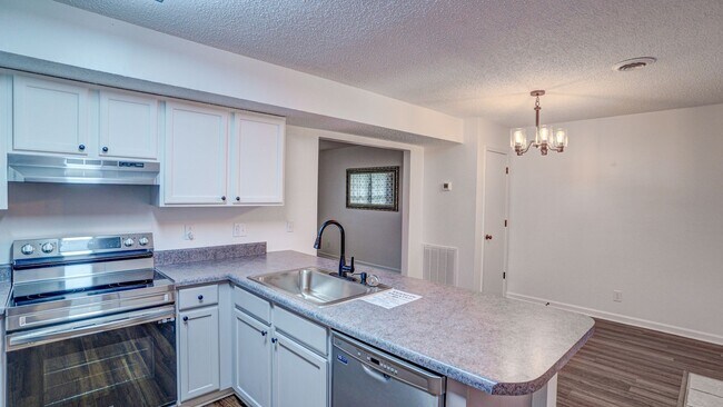 Foto del edificio - 2 Bdrm / 1.5 Bath Townhouse in Johnson Cit...