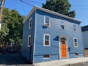 Building Photo - 7 Allen St