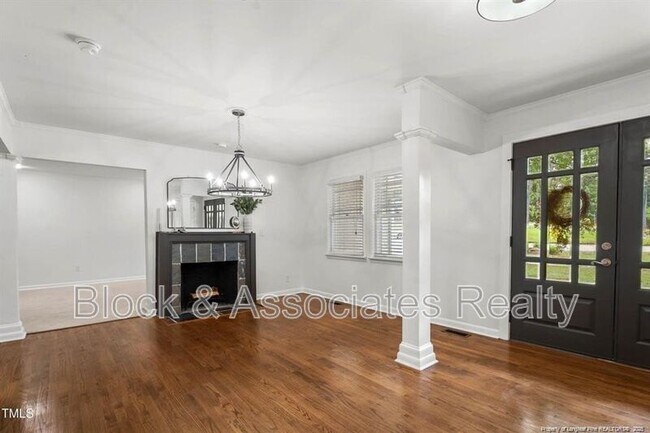 Building Photo - 706 Weavers Ridge Dr