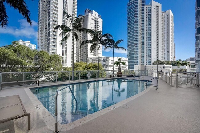 Foto del edificio - 2200 NE 4th Ave