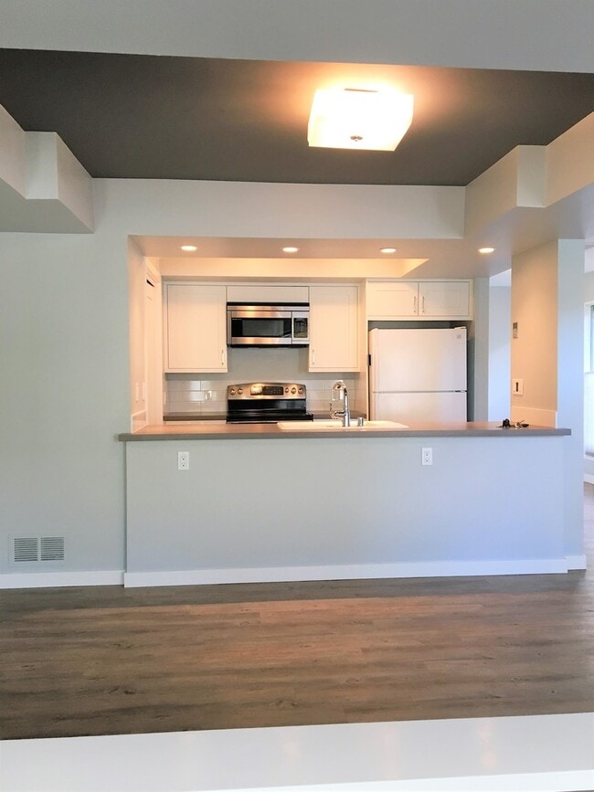 Building Photo - 1628 42nd Ave E