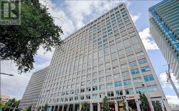 Building Photo - 111-1111 St Clair Ave W