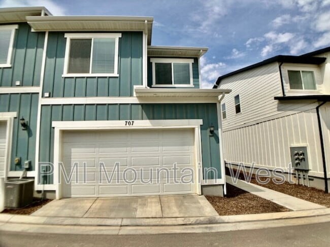 Building Photo - 707 Miller Ave