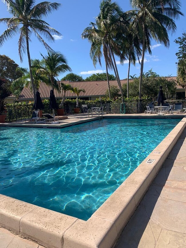 Foto del edificio - 21236 Harbor Way