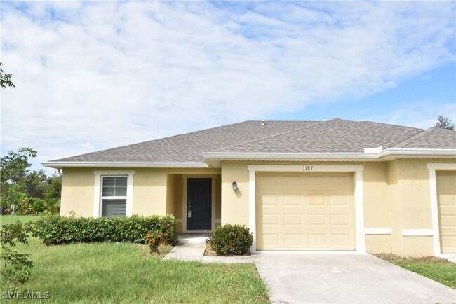 Foto del edificio - 1187 Highlands Rd