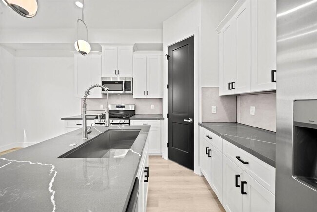 Foto del edificio - 4930 Chennault Rd