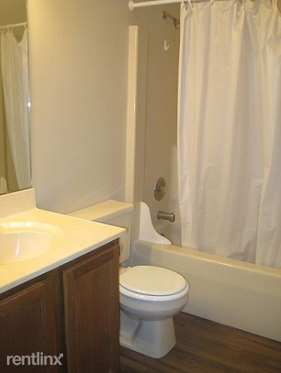 Building Photo - 741 Hickory Ct