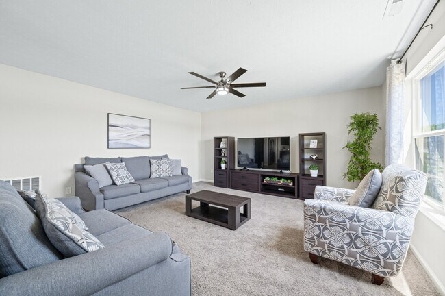 Foto del edificio - 4007 Woodview Dr