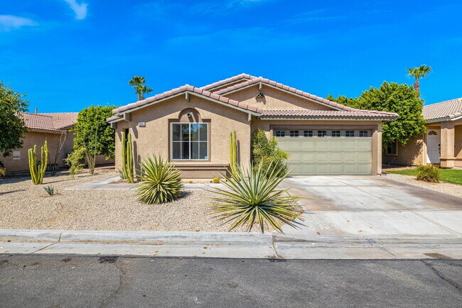 Building Photo - 49651 Lincoln Dr