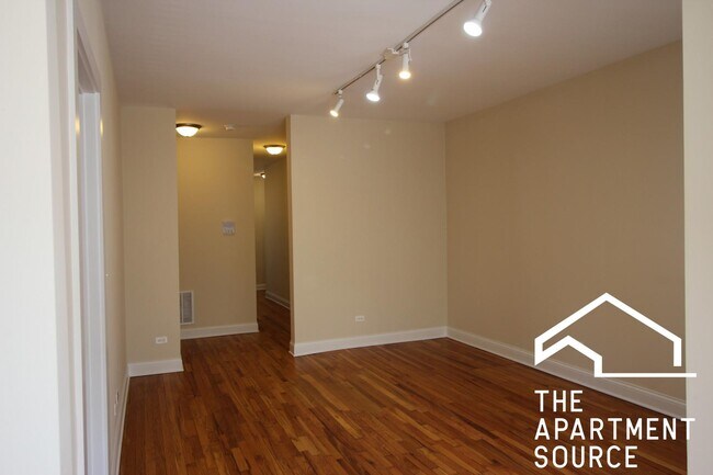 Foto del edificio - 3216 W Argyle St