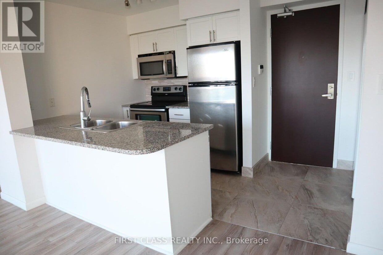 Photo principale - 208-2208 Enfield Pl