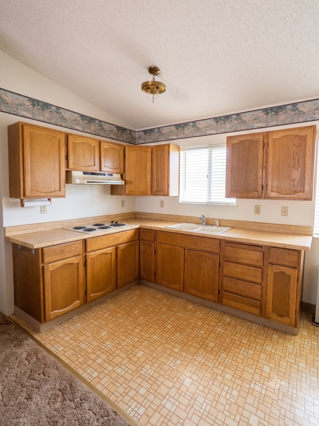 Building Photo - 686-800 Bamboo Way