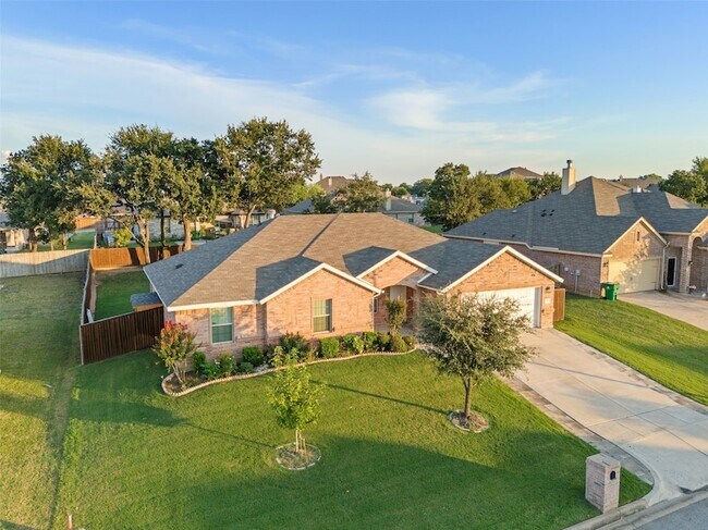 Foto del edificio - 3733 Cecelia Ln