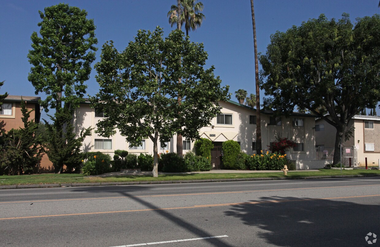 5061 Woodman Ave, Sherman Oaks, CA 91423 Apartments in Sherman Oaks