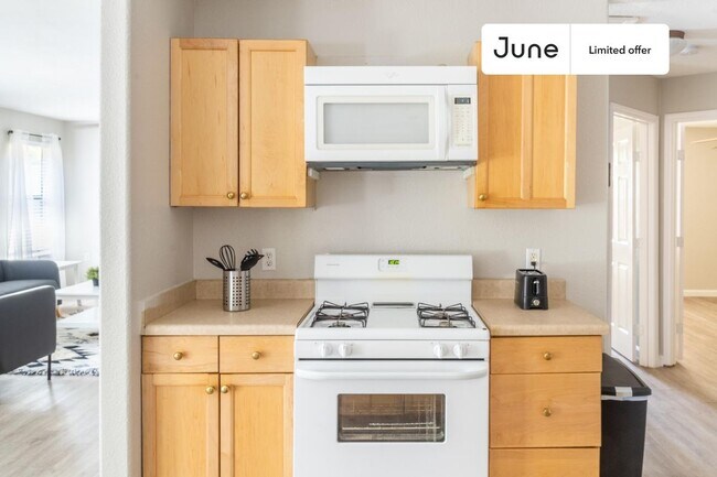 Building Photo - 5105 Spruce Cove