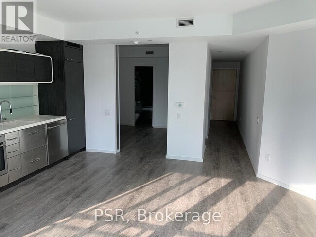 Photo du bâtiment - 45 Charles St E