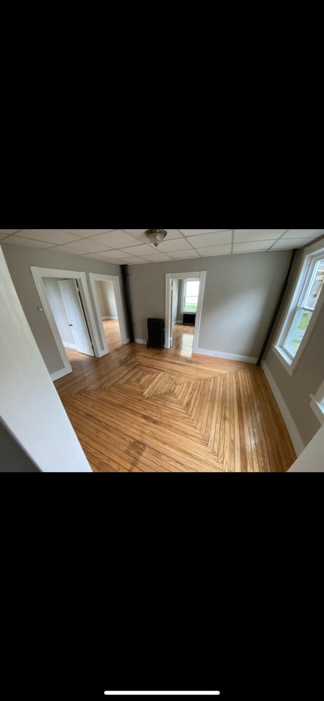 Living room - 115 Reynolds St