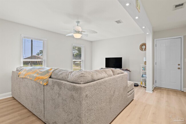 Foto del edificio - 4570 Yacht Harbor Dr