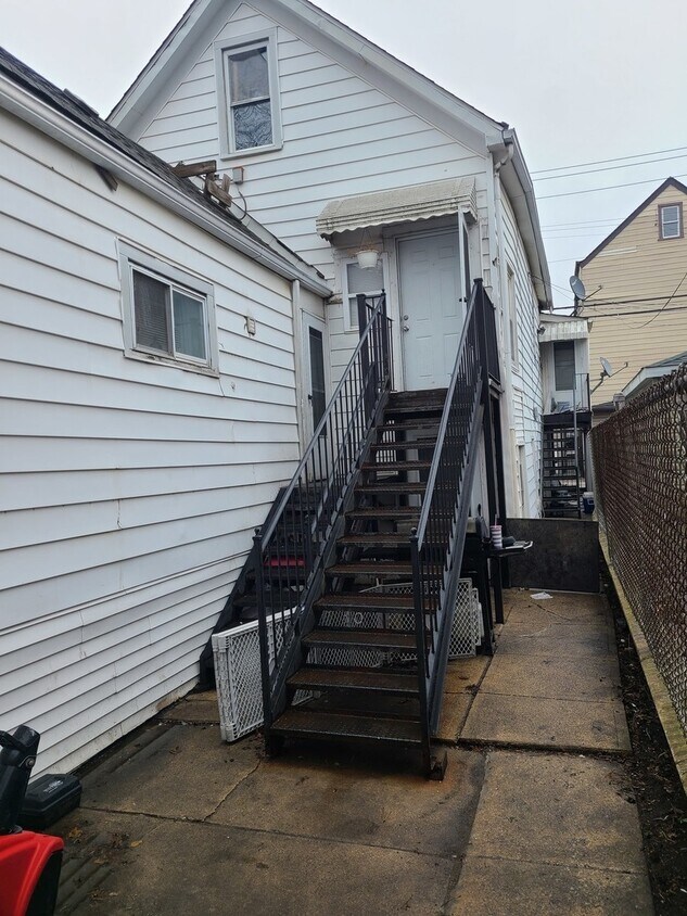 Primary Photo - 4441 S Wolcott Ave