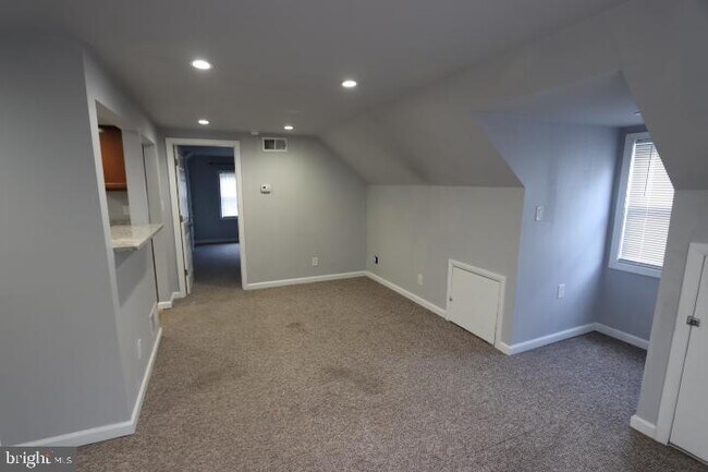 Building Photo - 1 Morton Pl