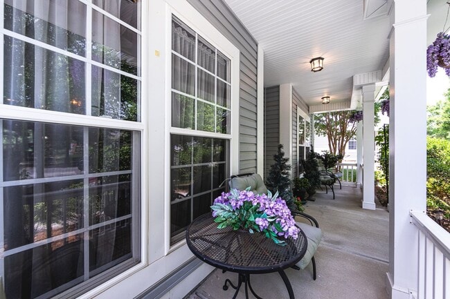 Foto del edificio - Elegant 4-bedroom Home in Desirable Callonwood Neighborhood in Matthews, NC